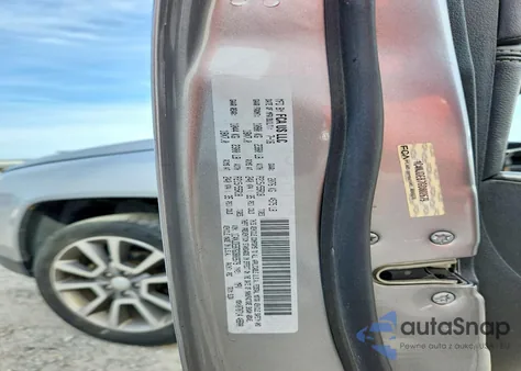 2016 Jeep Compass Latitude z USA, uszkodzony, nr VIN 1C4NJDEB7GD802679